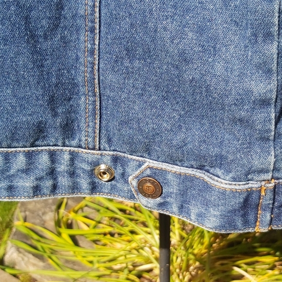 Vintage Roxy Jean Jacket - Picture 6 of 9